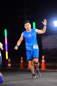 BIB: 4200
                            <button type="button" onclick="openModal(20105537)" class="btn btn-primary btn-sm float-right btn-popup" data-toggle="modal" data-target=".modal-high-quality">
                        <i class="fas fa-shopping-cart"></i> Add to Cart
                    </button>
                                            <button type="button" onclick="isThisMe(20105537, true)" class="btn btn-success btn-sm float-right btn-popup btn-isme hidden" data-toggle="tooltip" data-placement="bottom" title="นี่คือรูปของคุณใช่ไหม คลิกที่นี่เพื่อเอาเข้าอัลบั้ม">
                        <i class="fas fa-plus"></i> Add to album
                    </button>
                    <button type="button" onclick="isThisMe(20105537, false)" class="btn btn-warning btn-sm float-right btn-popup btn-isnotme hidden">
                        <i class="fas fa-ban"></i> Remove from album
                    </button>