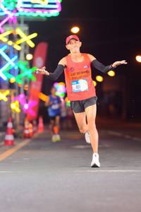 BIB: 401
                            <button type="button" onclick="openModal(19815219)" class="btn btn-primary btn-sm float-right btn-popup" data-toggle="modal" data-target=".modal-high-quality">
                        <i class="fas fa-shopping-cart"></i> Add to Cart
                    </button>
                                            <button type="button" onclick="isThisMe(19815219, true)" class="btn btn-success btn-sm float-right btn-popup btn-isme hidden" data-toggle="tooltip" data-placement="bottom" title="นี่คือรูปของคุณใช่ไหม คลิกที่นี่เพื่อเอาเข้าอัลบั้ม">
                        <i class="fas fa-plus"></i> Add to album
                    </button>
                    <button type="button" onclick="isThisMe(19815219, false)" class="btn btn-warning btn-sm float-right btn-popup btn-isnotme hidden">
                        <i class="fas fa-ban"></i> Remove from album
                    </button>