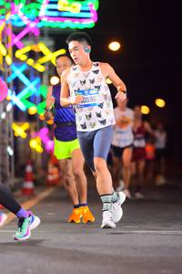 BIB: 0566
                            <button type="button" onclick="openModal(19830348)" class="btn btn-primary btn-sm float-right btn-popup" data-toggle="modal" data-target=".modal-high-quality">
                        <i class="fas fa-shopping-cart"></i> Add to Cart
                    </button>
                                            <button type="button" onclick="isThisMe(19830348, true)" class="btn btn-success btn-sm float-right btn-popup btn-isme hidden" data-toggle="tooltip" data-placement="bottom" title="นี่คือรูปของคุณใช่ไหม คลิกที่นี่เพื่อเอาเข้าอัลบั้ม">
                        <i class="fas fa-plus"></i> Add to album
                    </button>
                    <button type="button" onclick="isThisMe(19830348, false)" class="btn btn-warning btn-sm float-right btn-popup btn-isnotme hidden">
                        <i class="fas fa-ban"></i> Remove from album
                    </button>