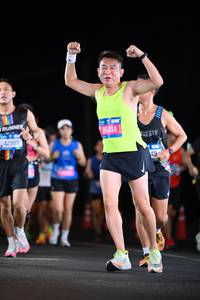 BIB: 42989, 86414
                            <button type="button" onclick="openModal(19918406)" class="btn btn-primary btn-sm float-right btn-popup" data-toggle="modal" data-target=".modal-high-quality">
                        <i class="fas fa-shopping-cart"></i> Add to Cart
                    </button>
                                            <button type="button" onclick="isThisMe(19918406, true)" class="btn btn-success btn-sm float-right btn-popup btn-isme hidden" data-toggle="tooltip" data-placement="bottom" title="นี่คือรูปของคุณใช่ไหม คลิกที่นี่เพื่อเอาเข้าอัลบั้ม">
                        <i class="fas fa-plus"></i> Add to album
                    </button>
                    <button type="button" onclick="isThisMe(19918406, false)" class="btn btn-warning btn-sm float-right btn-popup btn-isnotme hidden">
                        <i class="fas fa-ban"></i> Remove from album
                    </button>