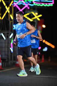 BIB: 7811, 4215
                            <button type="button" onclick="openModal(20024930)" class="btn btn-primary btn-sm float-right btn-popup" data-toggle="modal" data-target=".modal-high-quality">
                        <i class="fas fa-shopping-cart"></i> Add to Cart
                    </button>
                                            <button type="button" onclick="isThisMe(20024930, true)" class="btn btn-success btn-sm float-right btn-popup btn-isme hidden" data-toggle="tooltip" data-placement="bottom" title="นี่คือรูปของคุณใช่ไหม คลิกที่นี่เพื่อเอาเข้าอัลบั้ม">
                        <i class="fas fa-plus"></i> Add to album
                    </button>
                    <button type="button" onclick="isThisMe(20024930, false)" class="btn btn-warning btn-sm float-right btn-popup btn-isnotme hidden">
                        <i class="fas fa-ban"></i> Remove from album
                    </button>