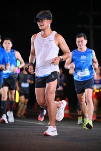 BIB: 2090, 41287
                            <button type="button" onclick="openModal(19920870)" class="btn btn-primary btn-sm float-right btn-popup" data-toggle="modal" data-target=".modal-high-quality">
                        <i class="fas fa-shopping-cart"></i> Add to Cart
                    </button>
                                            <button type="button" onclick="isThisMe(19920870, true)" class="btn btn-success btn-sm float-right btn-popup btn-isme hidden" data-toggle="tooltip" data-placement="bottom" title="นี่คือรูปของคุณใช่ไหม คลิกที่นี่เพื่อเอาเข้าอัลบั้ม">
                        <i class="fas fa-plus"></i> Add to album
                    </button>
                    <button type="button" onclick="isThisMe(19920870, false)" class="btn btn-warning btn-sm float-right btn-popup btn-isnotme hidden">
                        <i class="fas fa-ban"></i> Remove from album
                    </button>