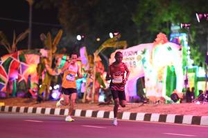 BIB: 20200
                            <button type="button" onclick="openModal(21185624)" class="btn btn-primary btn-sm float-right btn-popup" data-toggle="modal" data-target=".modal-high-quality">
                        <i class="fas fa-shopping-cart"></i> Add to Cart
                    </button>
                                            <button type="button" onclick="isThisMe(21185624, true)" class="btn btn-success btn-sm float-right btn-popup btn-isme hidden" data-toggle="tooltip" data-placement="bottom" title="นี่คือรูปของคุณใช่ไหม คลิกที่นี่เพื่อเอาเข้าอัลบั้ม">
                        <i class="fas fa-plus"></i> Add to album
                    </button>
                    <button type="button" onclick="isThisMe(21185624, false)" class="btn btn-warning btn-sm float-right btn-popup btn-isnotme hidden">
                        <i class="fas fa-ban"></i> Remove from album
                    </button>
