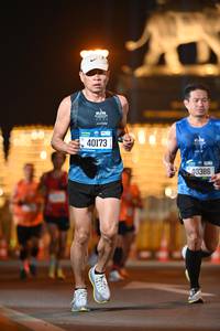 BIB: 9880, 40173, 1100
                            <button type="button" onclick="openModal(20237564)" class="btn btn-primary btn-sm float-right btn-popup" data-toggle="modal" data-target=".modal-high-quality">
                        <i class="fas fa-shopping-cart"></i> Add to Cart
                    </button>
                                            <button type="button" onclick="isThisMe(20237564, true)" class="btn btn-success btn-sm float-right btn-popup btn-isme hidden" data-toggle="tooltip" data-placement="bottom" title="นี่คือรูปของคุณใช่ไหม คลิกที่นี่เพื่อเอาเข้าอัลบั้ม">
                        <i class="fas fa-plus"></i> Add to album
                    </button>
                    <button type="button" onclick="isThisMe(20237564, false)" class="btn btn-warning btn-sm float-right btn-popup btn-isnotme hidden">
                        <i class="fas fa-ban"></i> Remove from album
                    </button>