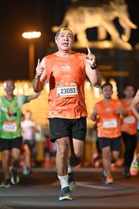 BIB: 1031, 23093
                            <button type="button" onclick="openModal(20318148)" class="btn btn-primary btn-sm float-right btn-popup" data-toggle="modal" data-target=".modal-high-quality">
                        <i class="fas fa-shopping-cart"></i> Add to Cart
                    </button>
                                            <button type="button" onclick="isThisMe(20318148, true)" class="btn btn-success btn-sm float-right btn-popup btn-isme hidden" data-toggle="tooltip" data-placement="bottom" title="นี่คือรูปของคุณใช่ไหม คลิกที่นี่เพื่อเอาเข้าอัลบั้ม">
                        <i class="fas fa-plus"></i> Add to album
                    </button>
                    <button type="button" onclick="isThisMe(20318148, false)" class="btn btn-warning btn-sm float-right btn-popup btn-isnotme hidden">
                        <i class="fas fa-ban"></i> Remove from album
                    </button>