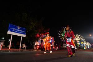 BIB: 684
                            <button type="button" onclick="openModal(21569873)" class="btn btn-primary btn-sm float-right btn-popup" data-toggle="modal" data-target=".modal-high-quality">
                        <i class="fas fa-shopping-cart"></i> Add to Cart
                    </button>
                                            <button type="button" onclick="isThisMe(21569873, true)" class="btn btn-success btn-sm float-right btn-popup btn-isme hidden" data-toggle="tooltip" data-placement="bottom" title="นี่คือรูปของคุณใช่ไหม คลิกที่นี่เพื่อเอาเข้าอัลบั้ม">
                        <i class="fas fa-plus"></i> Add to album
                    </button>
                    <button type="button" onclick="isThisMe(21569873, false)" class="btn btn-warning btn-sm float-right btn-popup btn-isnotme hidden">
                        <i class="fas fa-ban"></i> Remove from album
                    </button>