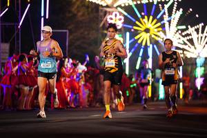 BIB: 860, 60922, 42347
                            <button type="button" onclick="openModal(21553538)" class="btn btn-primary btn-sm float-right btn-popup" data-toggle="modal" data-target=".modal-high-quality">
                        <i class="fas fa-shopping-cart"></i> Add to Cart
                    </button>
                                            <button type="button" onclick="isThisMe(21553538, true)" class="btn btn-success btn-sm float-right btn-popup btn-isme hidden" data-toggle="tooltip" data-placement="bottom" title="นี่คือรูปของคุณใช่ไหม คลิกที่นี่เพื่อเอาเข้าอัลบั้ม">
                        <i class="fas fa-plus"></i> Add to album
                    </button>
                    <button type="button" onclick="isThisMe(21553538, false)" class="btn btn-warning btn-sm float-right btn-popup btn-isnotme hidden">
                        <i class="fas fa-ban"></i> Remove from album
                    </button>
