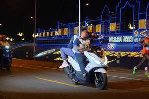 BIB: 271, 2023
                            <button type="button" onclick="openModal(19960466)" class="btn btn-primary btn-sm float-right btn-popup" data-toggle="modal" data-target=".modal-high-quality">
                        <i class="fas fa-shopping-cart"></i> Add to Cart
                    </button>
                                            <button type="button" onclick="isThisMe(19960466, true)" class="btn btn-success btn-sm float-right btn-popup btn-isme hidden" data-toggle="tooltip" data-placement="bottom" title="นี่คือรูปของคุณใช่ไหม คลิกที่นี่เพื่อเอาเข้าอัลบั้ม">
                        <i class="fas fa-plus"></i> Add to album
                    </button>
                    <button type="button" onclick="isThisMe(19960466, false)" class="btn btn-warning btn-sm float-right btn-popup btn-isnotme hidden">
                        <i class="fas fa-ban"></i> Remove from album
                    </button>