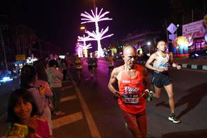 BIB: 43041
                            <button type="button" onclick="openModal(21298927)" class="btn btn-primary btn-sm float-right btn-popup" data-toggle="modal" data-target=".modal-high-quality">
                        <i class="fas fa-shopping-cart"></i> Add to Cart
                    </button>
                                            <button type="button" onclick="isThisMe(21298927, true)" class="btn btn-success btn-sm float-right btn-popup btn-isme hidden" data-toggle="tooltip" data-placement="bottom" title="นี่คือรูปของคุณใช่ไหม คลิกที่นี่เพื่อเอาเข้าอัลบั้ม">
                        <i class="fas fa-plus"></i> Add to album
                    </button>
                    <button type="button" onclick="isThisMe(21298927, false)" class="btn btn-warning btn-sm float-right btn-popup btn-isnotme hidden">
                        <i class="fas fa-ban"></i> Remove from album
                    </button>