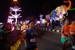 BIB: 42185, 202
                            <button type="button" onclick="openModal(21408830)" class="btn btn-primary btn-sm float-right btn-popup" data-toggle="modal" data-target=".modal-high-quality">
                        <i class="fas fa-shopping-cart"></i> Add to Cart
                    </button>
                                            <button type="button" onclick="isThisMe(21408830, true)" class="btn btn-success btn-sm float-right btn-popup btn-isme hidden" data-toggle="tooltip" data-placement="bottom" title="นี่คือรูปของคุณใช่ไหม คลิกที่นี่เพื่อเอาเข้าอัลบั้ม">
                        <i class="fas fa-plus"></i> Add to album
                    </button>
                    <button type="button" onclick="isThisMe(21408830, false)" class="btn btn-warning btn-sm float-right btn-popup btn-isnotme hidden">
                        <i class="fas fa-ban"></i> Remove from album
                    </button>