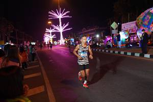 BIB: 42421
                            <button type="button" onclick="openModal(21300165)" class="btn btn-primary btn-sm float-right btn-popup" data-toggle="modal" data-target=".modal-high-quality">
                        <i class="fas fa-shopping-cart"></i> Add to Cart
                    </button>
                                            <button type="button" onclick="isThisMe(21300165, true)" class="btn btn-success btn-sm float-right btn-popup btn-isme hidden" data-toggle="tooltip" data-placement="bottom" title="นี่คือรูปของคุณใช่ไหม คลิกที่นี่เพื่อเอาเข้าอัลบั้ม">
                        <i class="fas fa-plus"></i> Add to album
                    </button>
                    <button type="button" onclick="isThisMe(21300165, false)" class="btn btn-warning btn-sm float-right btn-popup btn-isnotme hidden">
                        <i class="fas fa-ban"></i> Remove from album
                    </button>