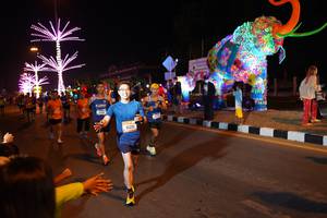 BIB: 81251
                            <button type="button" onclick="openModal(21417772)" class="btn btn-primary btn-sm float-right btn-popup" data-toggle="modal" data-target=".modal-high-quality">
                        <i class="fas fa-shopping-cart"></i> Add to Cart
                    </button>
                                            <button type="button" onclick="isThisMe(21417772, true)" class="btn btn-success btn-sm float-right btn-popup btn-isme hidden" data-toggle="tooltip" data-placement="bottom" title="นี่คือรูปของคุณใช่ไหม คลิกที่นี่เพื่อเอาเข้าอัลบั้ม">
                        <i class="fas fa-plus"></i> Add to album
                    </button>
                    <button type="button" onclick="isThisMe(21417772, false)" class="btn btn-warning btn-sm float-right btn-popup btn-isnotme hidden">
                        <i class="fas fa-ban"></i> Remove from album
                    </button>