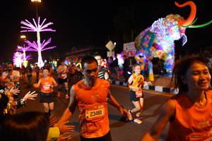 BIB: 23481, 300
                            <button type="button" onclick="openModal(21425555)" class="btn btn-primary btn-sm float-right btn-popup" data-toggle="modal" data-target=".modal-high-quality">
                        <i class="fas fa-shopping-cart"></i> Add to Cart
                    </button>
                                            <button type="button" onclick="isThisMe(21425555, true)" class="btn btn-success btn-sm float-right btn-popup btn-isme hidden" data-toggle="tooltip" data-placement="bottom" title="นี่คือรูปของคุณใช่ไหม คลิกที่นี่เพื่อเอาเข้าอัลบั้ม">
                        <i class="fas fa-plus"></i> Add to album
                    </button>
                    <button type="button" onclick="isThisMe(21425555, false)" class="btn btn-warning btn-sm float-right btn-popup btn-isnotme hidden">
                        <i class="fas fa-ban"></i> Remove from album
                    </button>