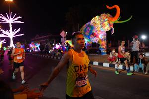 BIB: 42452
                            <button type="button" onclick="openModal(21411590)" class="btn btn-primary btn-sm float-right btn-popup" data-toggle="modal" data-target=".modal-high-quality">
                        <i class="fas fa-shopping-cart"></i> Add to Cart
                    </button>
                                            <button type="button" onclick="isThisMe(21411590, true)" class="btn btn-success btn-sm float-right btn-popup btn-isme hidden" data-toggle="tooltip" data-placement="bottom" title="นี่คือรูปของคุณใช่ไหม คลิกที่นี่เพื่อเอาเข้าอัลบั้ม">
                        <i class="fas fa-plus"></i> Add to album
                    </button>
                    <button type="button" onclick="isThisMe(21411590, false)" class="btn btn-warning btn-sm float-right btn-popup btn-isnotme hidden">
                        <i class="fas fa-ban"></i> Remove from album
                    </button>