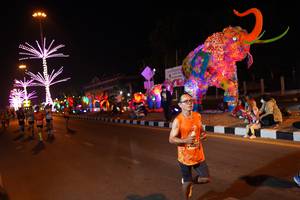 BIB: 206
                            <button type="button" onclick="openModal(21386815)" class="btn btn-primary btn-sm float-right btn-popup" data-toggle="modal" data-target=".modal-high-quality">
                        <i class="fas fa-shopping-cart"></i> Add to Cart
                    </button>
                                            <button type="button" onclick="isThisMe(21386815, true)" class="btn btn-success btn-sm float-right btn-popup btn-isme hidden" data-toggle="tooltip" data-placement="bottom" title="นี่คือรูปของคุณใช่ไหม คลิกที่นี่เพื่อเอาเข้าอัลบั้ม">
                        <i class="fas fa-plus"></i> Add to album
                    </button>
                    <button type="button" onclick="isThisMe(21386815, false)" class="btn btn-warning btn-sm float-right btn-popup btn-isnotme hidden">
                        <i class="fas fa-ban"></i> Remove from album
                    </button>