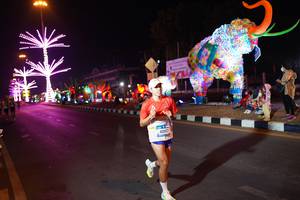BIB: 40957
                            <button type="button" onclick="openModal(21315912)" class="btn btn-primary btn-sm float-right btn-popup" data-toggle="modal" data-target=".modal-high-quality">
                        <i class="fas fa-shopping-cart"></i> Add to Cart
                    </button>
                                            <button type="button" onclick="isThisMe(21315912, true)" class="btn btn-success btn-sm float-right btn-popup btn-isme hidden" data-toggle="tooltip" data-placement="bottom" title="นี่คือรูปของคุณใช่ไหม คลิกที่นี่เพื่อเอาเข้าอัลบั้ม">
                        <i class="fas fa-plus"></i> Add to album
                    </button>
                    <button type="button" onclick="isThisMe(21315912, false)" class="btn btn-warning btn-sm float-right btn-popup btn-isnotme hidden">
                        <i class="fas fa-ban"></i> Remove from album
                    </button>