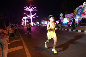BIB: 20194
                            <button type="button" onclick="openModal(21296790)" class="btn btn-primary btn-sm float-right btn-popup" data-toggle="modal" data-target=".modal-high-quality">
                        <i class="fas fa-shopping-cart"></i> Add to Cart
                    </button>
                                            <button type="button" onclick="isThisMe(21296790, true)" class="btn btn-success btn-sm float-right btn-popup btn-isme hidden" data-toggle="tooltip" data-placement="bottom" title="นี่คือรูปของคุณใช่ไหม คลิกที่นี่เพื่อเอาเข้าอัลบั้ม">
                        <i class="fas fa-plus"></i> Add to album
                    </button>
                    <button type="button" onclick="isThisMe(21296790, false)" class="btn btn-warning btn-sm float-right btn-popup btn-isnotme hidden">
                        <i class="fas fa-ban"></i> Remove from album
                    </button>