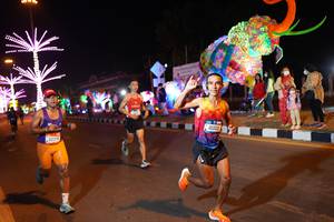 BIB: 22375, 41003
                            <button type="button" onclick="openModal(21302489)" class="btn btn-primary btn-sm float-right btn-popup" data-toggle="modal" data-target=".modal-high-quality">
                        <i class="fas fa-shopping-cart"></i> Add to Cart
                    </button>
                                            <button type="button" onclick="isThisMe(21302489, true)" class="btn btn-success btn-sm float-right btn-popup btn-isme hidden" data-toggle="tooltip" data-placement="bottom" title="นี่คือรูปของคุณใช่ไหม คลิกที่นี่เพื่อเอาเข้าอัลบั้ม">
                        <i class="fas fa-plus"></i> Add to album
                    </button>
                    <button type="button" onclick="isThisMe(21302489, false)" class="btn btn-warning btn-sm float-right btn-popup btn-isnotme hidden">
                        <i class="fas fa-ban"></i> Remove from album
                    </button>
