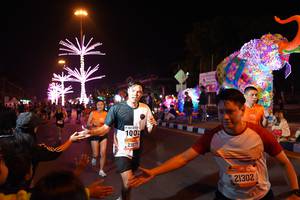BIB: 100, 23577, 21302
                            <button type="button" onclick="openModal(21410472)" class="btn btn-primary btn-sm float-right btn-popup" data-toggle="modal" data-target=".modal-high-quality">
                        <i class="fas fa-shopping-cart"></i> Add to Cart
                    </button>
                                            <button type="button" onclick="isThisMe(21410472, true)" class="btn btn-success btn-sm float-right btn-popup btn-isme hidden" data-toggle="tooltip" data-placement="bottom" title="นี่คือรูปของคุณใช่ไหม คลิกที่นี่เพื่อเอาเข้าอัลบั้ม">
                        <i class="fas fa-plus"></i> Add to album
                    </button>
                    <button type="button" onclick="isThisMe(21410472, false)" class="btn btn-warning btn-sm float-right btn-popup btn-isnotme hidden">
                        <i class="fas fa-ban"></i> Remove from album
                    </button>