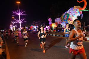 BIB: 4034
                            <button type="button" onclick="openModal(21318399)" class="btn btn-primary btn-sm float-right btn-popup" data-toggle="modal" data-target=".modal-high-quality">
                        <i class="fas fa-shopping-cart"></i> Add to Cart
                    </button>
                                            <button type="button" onclick="isThisMe(21318399, true)" class="btn btn-success btn-sm float-right btn-popup btn-isme hidden" data-toggle="tooltip" data-placement="bottom" title="นี่คือรูปของคุณใช่ไหม คลิกที่นี่เพื่อเอาเข้าอัลบั้ม">
                        <i class="fas fa-plus"></i> Add to album
                    </button>
                    <button type="button" onclick="isThisMe(21318399, false)" class="btn btn-warning btn-sm float-right btn-popup btn-isnotme hidden">
                        <i class="fas fa-ban"></i> Remove from album
                    </button>