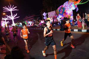 BIB: 1202, 23366
                            <button type="button" onclick="openModal(21305072)" class="btn btn-primary btn-sm float-right btn-popup" data-toggle="modal" data-target=".modal-high-quality">
                        <i class="fas fa-shopping-cart"></i> Add to Cart
                    </button>
                                            <button type="button" onclick="isThisMe(21305072, true)" class="btn btn-success btn-sm float-right btn-popup btn-isme hidden" data-toggle="tooltip" data-placement="bottom" title="นี่คือรูปของคุณใช่ไหม คลิกที่นี่เพื่อเอาเข้าอัลบั้ม">
                        <i class="fas fa-plus"></i> Add to album
                    </button>
                    <button type="button" onclick="isThisMe(21305072, false)" class="btn btn-warning btn-sm float-right btn-popup btn-isnotme hidden">
                        <i class="fas fa-ban"></i> Remove from album
                    </button>