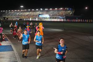 BIB: 454, 1902
                            <button type="button" onclick="openModal(19971335)" class="btn btn-primary btn-sm float-right btn-popup" data-toggle="modal" data-target=".modal-high-quality">
                        <i class="fas fa-shopping-cart"></i> Add to Cart
                    </button>
                                            <button type="button" onclick="isThisMe(19971335, true)" class="btn btn-success btn-sm float-right btn-popup btn-isme hidden" data-toggle="tooltip" data-placement="bottom" title="นี่คือรูปของคุณใช่ไหม คลิกที่นี่เพื่อเอาเข้าอัลบั้ม">
                        <i class="fas fa-plus"></i> Add to album
                    </button>
                    <button type="button" onclick="isThisMe(19971335, false)" class="btn btn-warning btn-sm float-right btn-popup btn-isnotme hidden">
                        <i class="fas fa-ban"></i> Remove from album
                    </button>