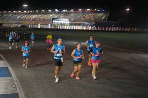 BIB: 1400
                            <button type="button" onclick="openModal(19975257)" class="btn btn-primary btn-sm float-right btn-popup" data-toggle="modal" data-target=".modal-high-quality">
                        <i class="fas fa-shopping-cart"></i> Add to Cart
                    </button>
                                            <button type="button" onclick="isThisMe(19975257, true)" class="btn btn-success btn-sm float-right btn-popup btn-isme hidden" data-toggle="tooltip" data-placement="bottom" title="นี่คือรูปของคุณใช่ไหม คลิกที่นี่เพื่อเอาเข้าอัลบั้ม">
                        <i class="fas fa-plus"></i> Add to album
                    </button>
                    <button type="button" onclick="isThisMe(19975257, false)" class="btn btn-warning btn-sm float-right btn-popup btn-isnotme hidden">
                        <i class="fas fa-ban"></i> Remove from album
                    </button>