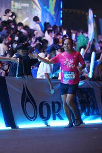 BIB: 42198
                            <button type="button" onclick="openModal(20139507)" class="btn btn-primary btn-sm float-right btn-popup" data-toggle="modal" data-target=".modal-high-quality">
                        <i class="fas fa-shopping-cart"></i> Add to Cart
                    </button>
                                            <button type="button" onclick="isThisMe(20139507, true)" class="btn btn-success btn-sm float-right btn-popup btn-isme hidden" data-toggle="tooltip" data-placement="bottom" title="นี่คือรูปของคุณใช่ไหม คลิกที่นี่เพื่อเอาเข้าอัลบั้ม">
                        <i class="fas fa-plus"></i> Add to album
                    </button>
                    <button type="button" onclick="isThisMe(20139507, false)" class="btn btn-warning btn-sm float-right btn-popup btn-isnotme hidden">
                        <i class="fas fa-ban"></i> Remove from album
                    </button>