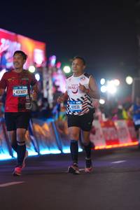 BIB: 43307, 40531
                            <button type="button" onclick="openModal(20214759)" class="btn btn-primary btn-sm float-right btn-popup" data-toggle="modal" data-target=".modal-high-quality">
                        <i class="fas fa-shopping-cart"></i> Add to Cart
                    </button>
                                            <button type="button" onclick="isThisMe(20214759, true)" class="btn btn-success btn-sm float-right btn-popup btn-isme hidden" data-toggle="tooltip" data-placement="bottom" title="นี่คือรูปของคุณใช่ไหม คลิกที่นี่เพื่อเอาเข้าอัลบั้ม">
                        <i class="fas fa-plus"></i> Add to album
                    </button>
                    <button type="button" onclick="isThisMe(20214759, false)" class="btn btn-warning btn-sm float-right btn-popup btn-isnotme hidden">
                        <i class="fas fa-ban"></i> Remove from album
                    </button>