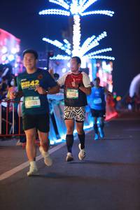 BIB: 41725, 61402
                            <button type="button" onclick="openModal(21185637)" class="btn btn-primary btn-sm float-right btn-popup" data-toggle="modal" data-target=".modal-high-quality">
                        <i class="fas fa-shopping-cart"></i> Add to Cart
                    </button>
                                            <button type="button" onclick="isThisMe(21185637, true)" class="btn btn-success btn-sm float-right btn-popup btn-isme hidden" data-toggle="tooltip" data-placement="bottom" title="นี่คือรูปของคุณใช่ไหม คลิกที่นี่เพื่อเอาเข้าอัลบั้ม">
                        <i class="fas fa-plus"></i> Add to album
                    </button>
                    <button type="button" onclick="isThisMe(21185637, false)" class="btn btn-warning btn-sm float-right btn-popup btn-isnotme hidden">
                        <i class="fas fa-ban"></i> Remove from album
                    </button>