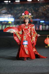 BIB: 68423
                            <button type="button" onclick="openModal(20958138)" class="btn btn-primary btn-sm float-right btn-popup" data-toggle="modal" data-target=".modal-high-quality">
                        <i class="fas fa-shopping-cart"></i> Add to Cart
                    </button>
                                            <button type="button" onclick="isThisMe(20958138, true)" class="btn btn-success btn-sm float-right btn-popup btn-isme hidden" data-toggle="tooltip" data-placement="bottom" title="นี่คือรูปของคุณใช่ไหม คลิกที่นี่เพื่อเอาเข้าอัลบั้ม">
                        <i class="fas fa-plus"></i> Add to album
                    </button>
                    <button type="button" onclick="isThisMe(20958138, false)" class="btn btn-warning btn-sm float-right btn-popup btn-isnotme hidden">
                        <i class="fas fa-ban"></i> Remove from album
                    </button>