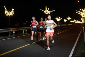BIB: 40659, 0692, 41751
                            <button type="button" onclick="openModal(19784797)" class="btn btn-primary btn-sm float-right btn-popup" data-toggle="modal" data-target=".modal-high-quality">
                        <i class="fas fa-shopping-cart"></i> Add to Cart
                    </button>
                                            <button type="button" onclick="isThisMe(19784797, true)" class="btn btn-success btn-sm float-right btn-popup btn-isme hidden" data-toggle="tooltip" data-placement="bottom" title="นี่คือรูปของคุณใช่ไหม คลิกที่นี่เพื่อเอาเข้าอัลบั้ม">
                        <i class="fas fa-plus"></i> Add to album
                    </button>
                    <button type="button" onclick="isThisMe(19784797, false)" class="btn btn-warning btn-sm float-right btn-popup btn-isnotme hidden">
                        <i class="fas fa-ban"></i> Remove from album
                    </button>