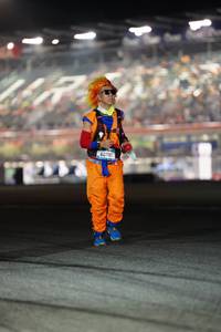 BIB: 60105
                            <button type="button" onclick="openModal(21282393)" class="btn btn-primary btn-sm float-right btn-popup" data-toggle="modal" data-target=".modal-high-quality">
                        <i class="fas fa-shopping-cart"></i> Add to Cart
                    </button>
                                            <button type="button" onclick="isThisMe(21282393, true)" class="btn btn-success btn-sm float-right btn-popup btn-isme hidden" data-toggle="tooltip" data-placement="bottom" title="นี่คือรูปของคุณใช่ไหม คลิกที่นี่เพื่อเอาเข้าอัลบั้ม">
                        <i class="fas fa-plus"></i> Add to album
                    </button>
                    <button type="button" onclick="isThisMe(21282393, false)" class="btn btn-warning btn-sm float-right btn-popup btn-isnotme hidden">
                        <i class="fas fa-ban"></i> Remove from album
                    </button>