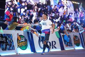 BIB: 550000, 2010, 1227
                            <button type="button" onclick="openModal(21584952)" class="btn btn-primary btn-sm float-right btn-popup" data-toggle="modal" data-target=".modal-high-quality">
                        <i class="fas fa-shopping-cart"></i> Add to Cart
                    </button>
                                            <button type="button" onclick="isThisMe(21584952, true)" class="btn btn-success btn-sm float-right btn-popup btn-isme hidden" data-toggle="tooltip" data-placement="bottom" title="นี่คือรูปของคุณใช่ไหม คลิกที่นี่เพื่อเอาเข้าอัลบั้ม">
                        <i class="fas fa-plus"></i> Add to album
                    </button>
                    <button type="button" onclick="isThisMe(21584952, false)" class="btn btn-warning btn-sm float-right btn-popup btn-isnotme hidden">
                        <i class="fas fa-ban"></i> Remove from album
                    </button>