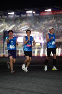 BIB: 7448, 77479, 4300
                            <button type="button" onclick="openModal(21291698)" class="btn btn-primary btn-sm float-right btn-popup" data-toggle="modal" data-target=".modal-high-quality">
                        <i class="fas fa-shopping-cart"></i> Add to Cart
                    </button>
                                            <button type="button" onclick="isThisMe(21291698, true)" class="btn btn-success btn-sm float-right btn-popup btn-isme hidden" data-toggle="tooltip" data-placement="bottom" title="นี่คือรูปของคุณใช่ไหม คลิกที่นี่เพื่อเอาเข้าอัลบั้ม">
                        <i class="fas fa-plus"></i> Add to album
                    </button>
                    <button type="button" onclick="isThisMe(21291698, false)" class="btn btn-warning btn-sm float-right btn-popup btn-isnotme hidden">
                        <i class="fas fa-ban"></i> Remove from album
                    </button>