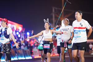 BIB: 3850, 45372, 4355, 42909
                            <button type="button" onclick="openModal(21582239)" class="btn btn-primary btn-sm float-right btn-popup" data-toggle="modal" data-target=".modal-high-quality">
                        <i class="fas fa-shopping-cart"></i> Add to Cart
                    </button>
                                            <button type="button" onclick="isThisMe(21582239, true)" class="btn btn-success btn-sm float-right btn-popup btn-isme hidden" data-toggle="tooltip" data-placement="bottom" title="นี่คือรูปของคุณใช่ไหม คลิกที่นี่เพื่อเอาเข้าอัลบั้ม">
                        <i class="fas fa-plus"></i> Add to album
                    </button>
                    <button type="button" onclick="isThisMe(21582239, false)" class="btn btn-warning btn-sm float-right btn-popup btn-isnotme hidden">
                        <i class="fas fa-ban"></i> Remove from album
                    </button>