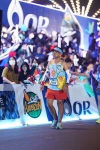 BIB: 1000, 40819
                            <button type="button" onclick="openModal(21577719)" class="btn btn-primary btn-sm float-right btn-popup" data-toggle="modal" data-target=".modal-high-quality">
                        <i class="fas fa-shopping-cart"></i> Add to Cart
                    </button>
                                            <button type="button" onclick="isThisMe(21577719, true)" class="btn btn-success btn-sm float-right btn-popup btn-isme hidden" data-toggle="tooltip" data-placement="bottom" title="นี่คือรูปของคุณใช่ไหม คลิกที่นี่เพื่อเอาเข้าอัลบั้ม">
                        <i class="fas fa-plus"></i> Add to album
                    </button>
                    <button type="button" onclick="isThisMe(21577719, false)" class="btn btn-warning btn-sm float-right btn-popup btn-isnotme hidden">
                        <i class="fas fa-ban"></i> Remove from album
                    </button>