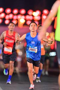 BIB: 41805
                            <button type="button" onclick="openModal(19652582)" class="btn btn-primary btn-sm float-right btn-popup" data-toggle="modal" data-target=".modal-high-quality">
                        <i class="fas fa-shopping-cart"></i> Add to Cart
                    </button>
                                            <button type="button" onclick="isThisMe(19652582, true)" class="btn btn-success btn-sm float-right btn-popup btn-isme hidden" data-toggle="tooltip" data-placement="bottom" title="นี่คือรูปของคุณใช่ไหม คลิกที่นี่เพื่อเอาเข้าอัลบั้ม">
                        <i class="fas fa-plus"></i> Add to album
                    </button>
                    <button type="button" onclick="isThisMe(19652582, false)" class="btn btn-warning btn-sm float-right btn-popup btn-isnotme hidden">
                        <i class="fas fa-ban"></i> Remove from album
                    </button>