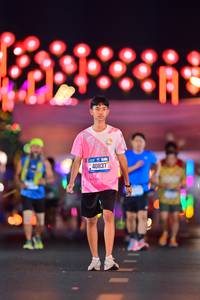 BIB: 900, 40837
                            <button type="button" onclick="openModal(20302737)" class="btn btn-primary btn-sm float-right btn-popup" data-toggle="modal" data-target=".modal-high-quality">
                        <i class="fas fa-shopping-cart"></i> Add to Cart
                    </button>
                                            <button type="button" onclick="isThisMe(20302737, true)" class="btn btn-success btn-sm float-right btn-popup btn-isme hidden" data-toggle="tooltip" data-placement="bottom" title="นี่คือรูปของคุณใช่ไหม คลิกที่นี่เพื่อเอาเข้าอัลบั้ม">
                        <i class="fas fa-plus"></i> Add to album
                    </button>
                    <button type="button" onclick="isThisMe(20302737, false)" class="btn btn-warning btn-sm float-right btn-popup btn-isnotme hidden">
                        <i class="fas fa-ban"></i> Remove from album
                    </button>