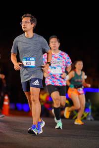 BIB: 202
                            <button type="button" onclick="openModal(21588044)" class="btn btn-primary btn-sm float-right btn-popup" data-toggle="modal" data-target=".modal-high-quality">
                        <i class="fas fa-shopping-cart"></i> Add to Cart
                    </button>
                                            <button type="button" onclick="isThisMe(21588044, true)" class="btn btn-success btn-sm float-right btn-popup btn-isme hidden" data-toggle="tooltip" data-placement="bottom" title="นี่คือรูปของคุณใช่ไหม คลิกที่นี่เพื่อเอาเข้าอัลบั้ม">
                        <i class="fas fa-plus"></i> Add to album
                    </button>
                    <button type="button" onclick="isThisMe(21588044, false)" class="btn btn-warning btn-sm float-right btn-popup btn-isnotme hidden">
                        <i class="fas fa-ban"></i> Remove from album
                    </button>