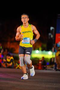 BIB: 015, 42290
                            <button type="button" onclick="openModal(21588320)" class="btn btn-primary btn-sm float-right btn-popup" data-toggle="modal" data-target=".modal-high-quality">
                        <i class="fas fa-shopping-cart"></i> Add to Cart
                    </button>
                                            <button type="button" onclick="isThisMe(21588320, true)" class="btn btn-success btn-sm float-right btn-popup btn-isme hidden" data-toggle="tooltip" data-placement="bottom" title="นี่คือรูปของคุณใช่ไหม คลิกที่นี่เพื่อเอาเข้าอัลบั้ม">
                        <i class="fas fa-plus"></i> Add to album
                    </button>
                    <button type="button" onclick="isThisMe(21588320, false)" class="btn btn-warning btn-sm float-right btn-popup btn-isnotme hidden">
                        <i class="fas fa-ban"></i> Remove from album
                    </button>