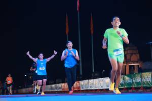 BIB: 4064, 4162
                            <button type="button" onclick="openModal(19961537)" class="btn btn-primary btn-sm float-right btn-popup" data-toggle="modal" data-target=".modal-high-quality">
                        <i class="fas fa-shopping-cart"></i> Add to Cart
                    </button>
                                            <button type="button" onclick="isThisMe(19961537, true)" class="btn btn-success btn-sm float-right btn-popup btn-isme hidden" data-toggle="tooltip" data-placement="bottom" title="นี่คือรูปของคุณใช่ไหม คลิกที่นี่เพื่อเอาเข้าอัลบั้ม">
                        <i class="fas fa-plus"></i> Add to album
                    </button>
                    <button type="button" onclick="isThisMe(19961537, false)" class="btn btn-warning btn-sm float-right btn-popup btn-isnotme hidden">
                        <i class="fas fa-ban"></i> Remove from album
                    </button>