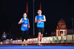 BIB: 45607
                            <button type="button" onclick="openModal(19964775)" class="btn btn-primary btn-sm float-right btn-popup" data-toggle="modal" data-target=".modal-high-quality">
                        <i class="fas fa-shopping-cart"></i> Add to Cart
                    </button>
                                            <button type="button" onclick="isThisMe(19964775, true)" class="btn btn-success btn-sm float-right btn-popup btn-isme hidden" data-toggle="tooltip" data-placement="bottom" title="นี่คือรูปของคุณใช่ไหม คลิกที่นี่เพื่อเอาเข้าอัลบั้ม">
                        <i class="fas fa-plus"></i> Add to album
                    </button>
                    <button type="button" onclick="isThisMe(19964775, false)" class="btn btn-warning btn-sm float-right btn-popup btn-isnotme hidden">
                        <i class="fas fa-ban"></i> Remove from album
                    </button>