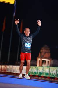 BIB: 406
                            <button type="button" onclick="openModal(19973563)" class="btn btn-primary btn-sm float-right btn-popup" data-toggle="modal" data-target=".modal-high-quality">
                        <i class="fas fa-shopping-cart"></i> Add to Cart
                    </button>
                                            <button type="button" onclick="isThisMe(19973563, true)" class="btn btn-success btn-sm float-right btn-popup btn-isme hidden" data-toggle="tooltip" data-placement="bottom" title="นี่คือรูปของคุณใช่ไหม คลิกที่นี่เพื่อเอาเข้าอัลบั้ม">
                        <i class="fas fa-plus"></i> Add to album
                    </button>
                    <button type="button" onclick="isThisMe(19973563, false)" class="btn btn-warning btn-sm float-right btn-popup btn-isnotme hidden">
                        <i class="fas fa-ban"></i> Remove from album
                    </button>