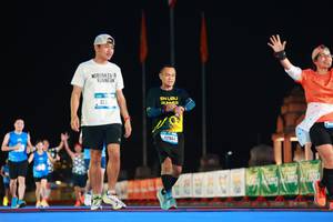 BIB: 413, 42944
                            <button type="button" onclick="openModal(19947803)" class="btn btn-primary btn-sm float-right btn-popup" data-toggle="modal" data-target=".modal-high-quality">
                        <i class="fas fa-shopping-cart"></i> Add to Cart
                    </button>
                                            <button type="button" onclick="isThisMe(19947803, true)" class="btn btn-success btn-sm float-right btn-popup btn-isme hidden" data-toggle="tooltip" data-placement="bottom" title="นี่คือรูปของคุณใช่ไหม คลิกที่นี่เพื่อเอาเข้าอัลบั้ม">
                        <i class="fas fa-plus"></i> Add to album
                    </button>
                    <button type="button" onclick="isThisMe(19947803, false)" class="btn btn-warning btn-sm float-right btn-popup btn-isnotme hidden">
                        <i class="fas fa-ban"></i> Remove from album
                    </button>