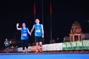 BIB: 41040
                            <button type="button" onclick="openModal(19964549)" class="btn btn-primary btn-sm float-right btn-popup" data-toggle="modal" data-target=".modal-high-quality">
                        <i class="fas fa-shopping-cart"></i> Add to Cart
                    </button>
                                            <button type="button" onclick="isThisMe(19964549, true)" class="btn btn-success btn-sm float-right btn-popup btn-isme hidden" data-toggle="tooltip" data-placement="bottom" title="นี่คือรูปของคุณใช่ไหม คลิกที่นี่เพื่อเอาเข้าอัลบั้ม">
                        <i class="fas fa-plus"></i> Add to album
                    </button>
                    <button type="button" onclick="isThisMe(19964549, false)" class="btn btn-warning btn-sm float-right btn-popup btn-isnotme hidden">
                        <i class="fas fa-ban"></i> Remove from album
                    </button>