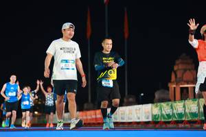 BIB: 413, 4294
                            <button type="button" onclick="openModal(19947807)" class="btn btn-primary btn-sm float-right btn-popup" data-toggle="modal" data-target=".modal-high-quality">
                        <i class="fas fa-shopping-cart"></i> Add to Cart
                    </button>
                                            <button type="button" onclick="isThisMe(19947807, true)" class="btn btn-success btn-sm float-right btn-popup btn-isme hidden" data-toggle="tooltip" data-placement="bottom" title="นี่คือรูปของคุณใช่ไหม คลิกที่นี่เพื่อเอาเข้าอัลบั้ม">
                        <i class="fas fa-plus"></i> Add to album
                    </button>
                    <button type="button" onclick="isThisMe(19947807, false)" class="btn btn-warning btn-sm float-right btn-popup btn-isnotme hidden">
                        <i class="fas fa-ban"></i> Remove from album
                    </button>