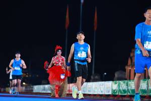 BIB: 1130, 41002
                            <button type="button" onclick="openModal(19967593)" class="btn btn-primary btn-sm float-right btn-popup" data-toggle="modal" data-target=".modal-high-quality">
                        <i class="fas fa-shopping-cart"></i> Add to Cart
                    </button>
                                            <button type="button" onclick="isThisMe(19967593, true)" class="btn btn-success btn-sm float-right btn-popup btn-isme hidden" data-toggle="tooltip" data-placement="bottom" title="นี่คือรูปของคุณใช่ไหม คลิกที่นี่เพื่อเอาเข้าอัลบั้ม">
                        <i class="fas fa-plus"></i> Add to album
                    </button>
                    <button type="button" onclick="isThisMe(19967593, false)" class="btn btn-warning btn-sm float-right btn-popup btn-isnotme hidden">
                        <i class="fas fa-ban"></i> Remove from album
                    </button>