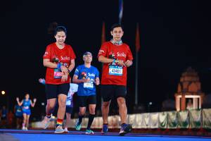 BIB: 460, 43405
                            <button type="button" onclick="openModal(19969937)" class="btn btn-primary btn-sm float-right btn-popup" data-toggle="modal" data-target=".modal-high-quality">
                        <i class="fas fa-shopping-cart"></i> Add to Cart
                    </button>
                                            <button type="button" onclick="isThisMe(19969937, true)" class="btn btn-success btn-sm float-right btn-popup btn-isme hidden" data-toggle="tooltip" data-placement="bottom" title="นี่คือรูปของคุณใช่ไหม คลิกที่นี่เพื่อเอาเข้าอัลบั้ม">
                        <i class="fas fa-plus"></i> Add to album
                    </button>
                    <button type="button" onclick="isThisMe(19969937, false)" class="btn btn-warning btn-sm float-right btn-popup btn-isnotme hidden">
                        <i class="fas fa-ban"></i> Remove from album
                    </button>