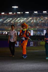 BIB: 1909, 405, 4572
                            <button type="button" onclick="openModal(19984824)" class="btn btn-primary btn-sm float-right btn-popup" data-toggle="modal" data-target=".modal-high-quality">
                        <i class="fas fa-shopping-cart"></i> Add to Cart
                    </button>
                                            <button type="button" onclick="isThisMe(19984824, true)" class="btn btn-success btn-sm float-right btn-popup btn-isme hidden" data-toggle="tooltip" data-placement="bottom" title="นี่คือรูปของคุณใช่ไหม คลิกที่นี่เพื่อเอาเข้าอัลบั้ม">
                        <i class="fas fa-plus"></i> Add to album
                    </button>
                    <button type="button" onclick="isThisMe(19984824, false)" class="btn btn-warning btn-sm float-right btn-popup btn-isnotme hidden">
                        <i class="fas fa-ban"></i> Remove from album
                    </button>